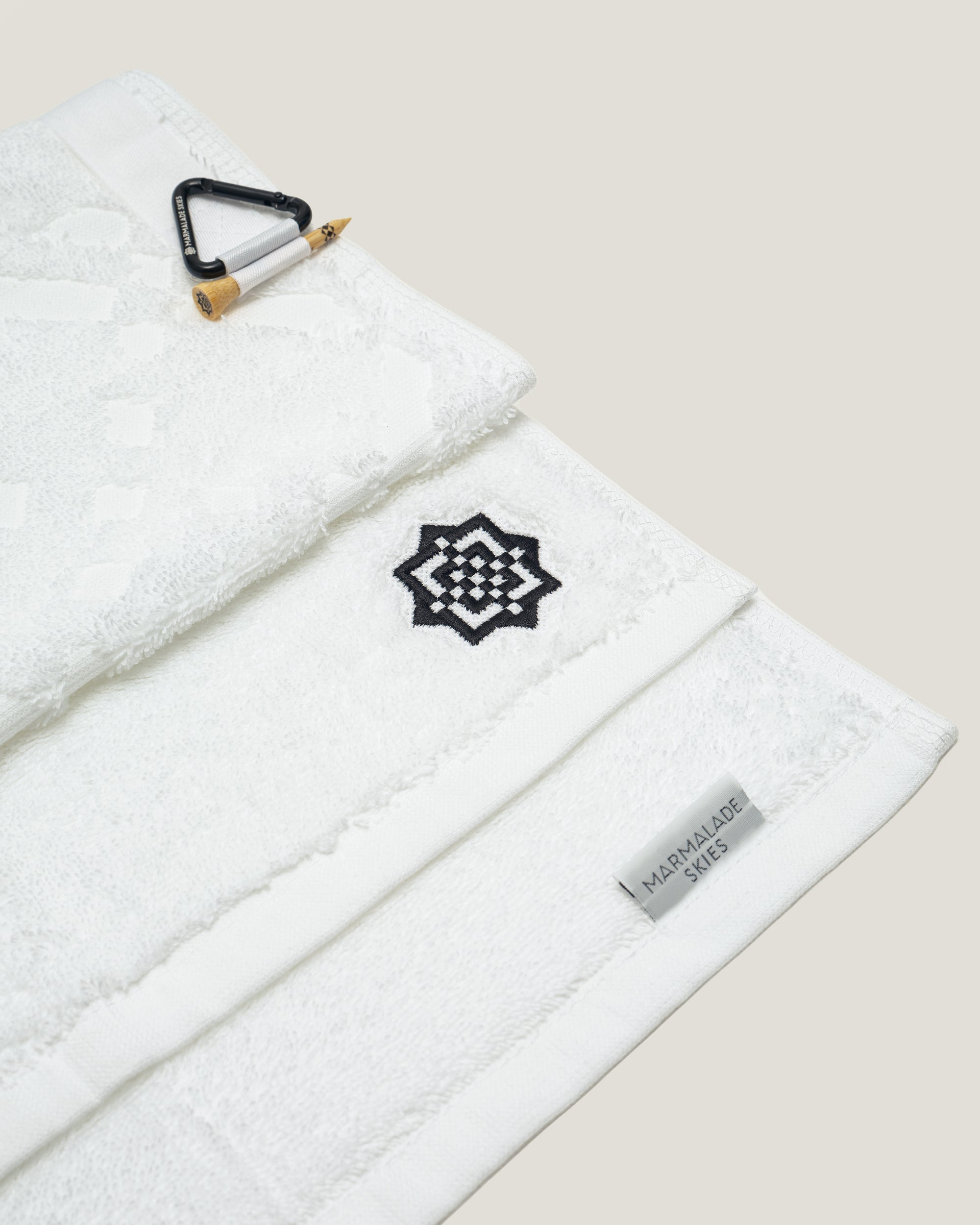 (WHITE) TERRY COTTON ARGYLE GOLF TOWEL