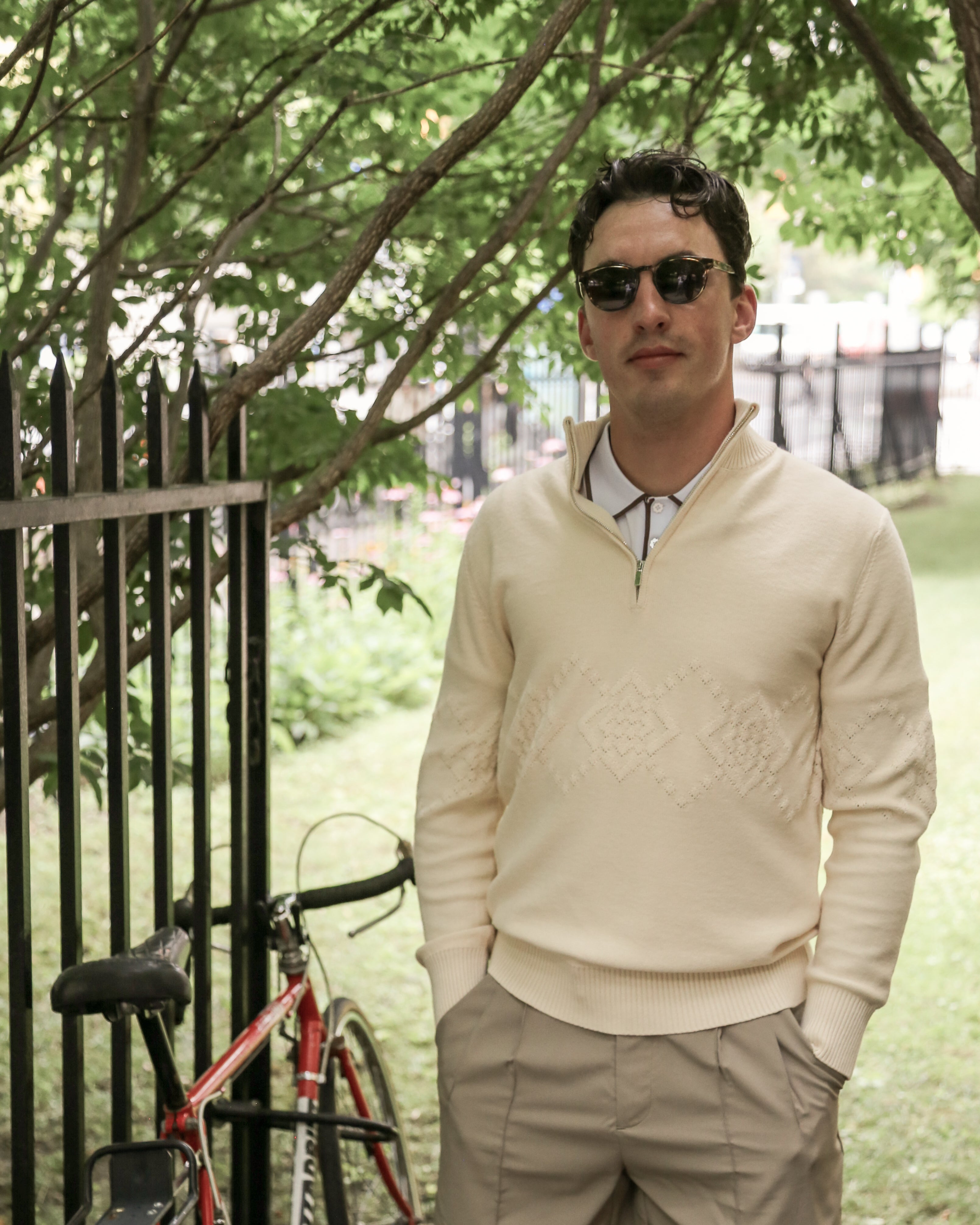 (IVORY) KNITTED COTTON ARGYLE QUARTER ZIP SWEATER